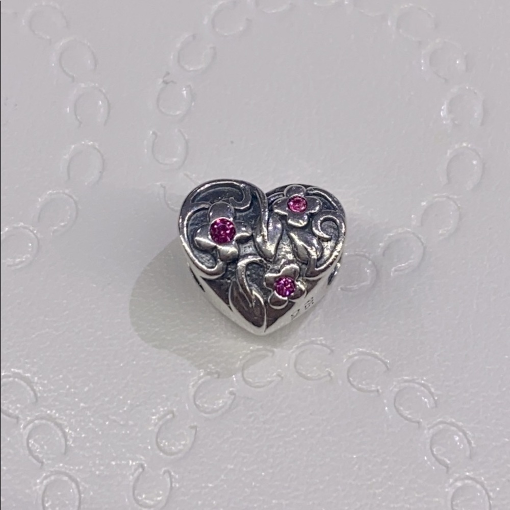 😍Chamilia 2016 love heart😍